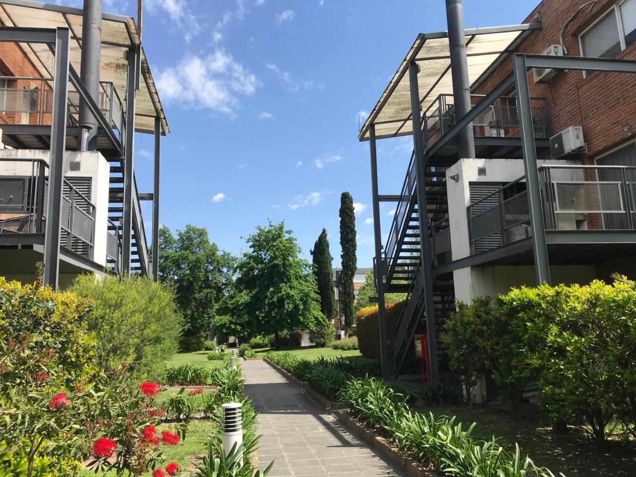 Apartamento En Country Pilar Piscina Parrilla Propia Hasta 4 Personas Kültér fotó